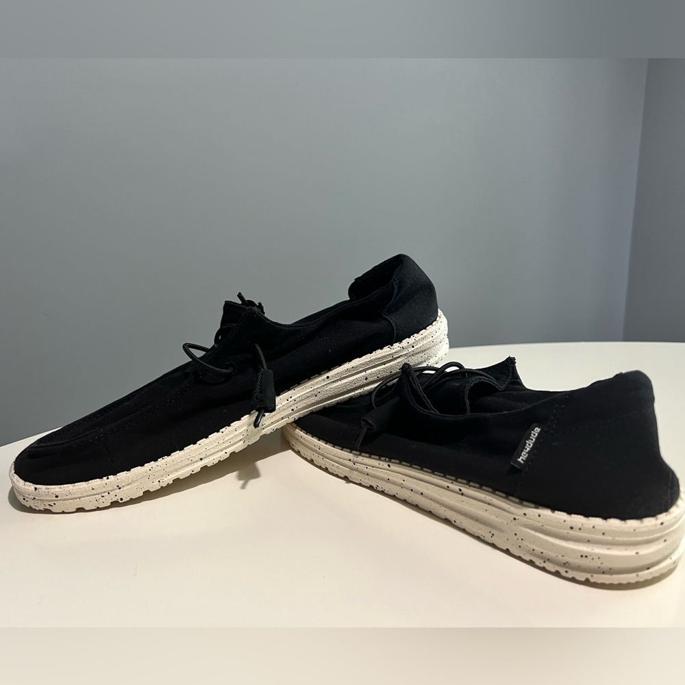 Hey Dude women’s black Wendy shoes size 10